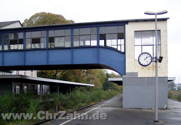 RS-Bahnsteigbruecke1.jpg - Bahnsteigbrücke