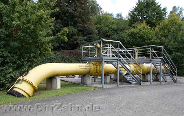 Molchstation.jpg - Die Molchstation der Ruhrchemie, hier werden "Molche" = Rohrreinigungsroboter in die Rohrleitungen eingesetzt und entnommen.