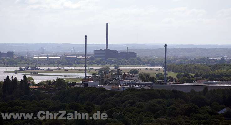 Sachtleben-Chemie.jpg - Blick über Sachtleben-Chemie auf das Kraftwerk Ruhrort