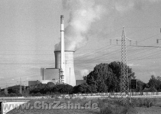 Kraftwerk.jpg - Kraftwerk Gustav Knepper, neben der stillgelegten Zeche Adolf von Hansemann (keine Reste erkennbar)