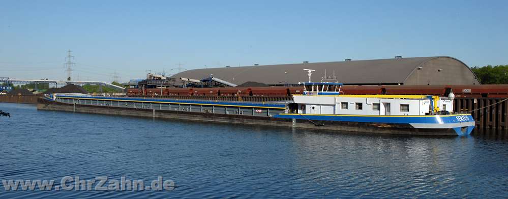 Kanal9.jpg - Kanal mit Kohlenschiff