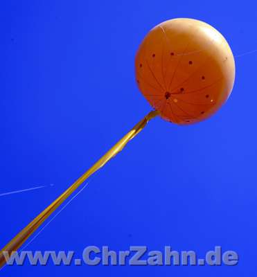 Schachtzeichen1.jpg - Ballon der Aktion "Schachtzeichen" auf der Zeche alte Haase 2010