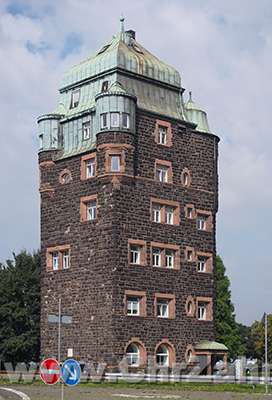 Brueckenturm.jpg - Brückenturm der früheren Eisenbahnbrücke in Ruhrort