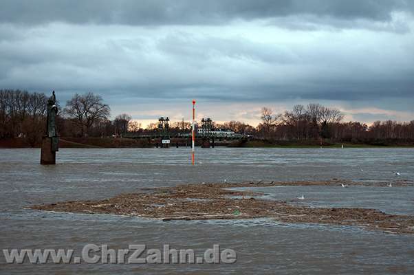 HochwasserA.jpg - Hochwasser in Duisburg
