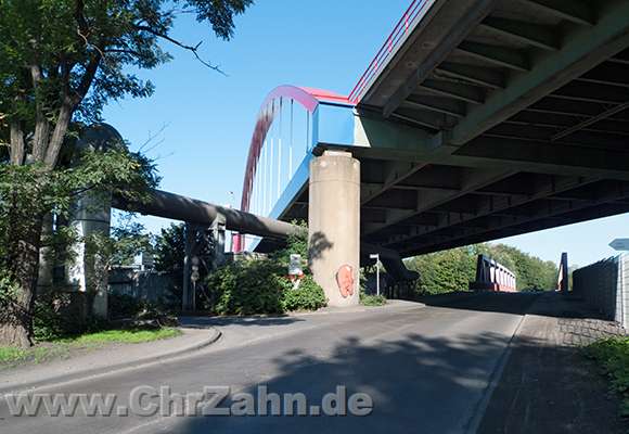 Autobahnbruecke.jpg - Brücke der A42 über den Rhein-Herne-Kanal