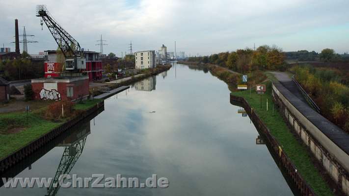 Kanal.jpg - Datteln-Hamm-Kanal mit Stadthafen Hamm