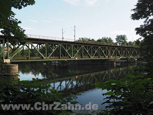 Eisenbahnbruecke.jpg - Eisenbahnbrücke