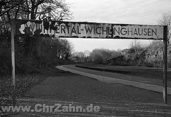 Bahnhofsschild.jpg - Schild Wuppertal-Wichlinghausen