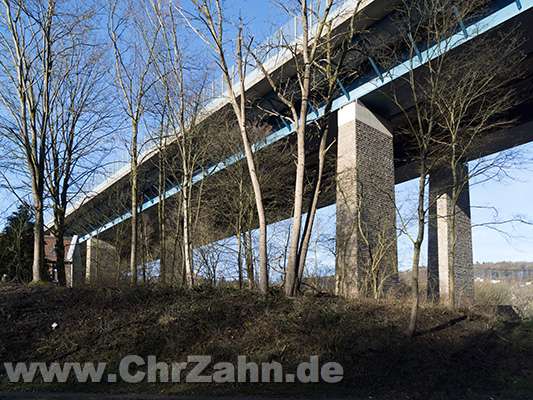 Autobahnbruecke_Lenneper_Strasse.jpg - A1-Autobahnbrücke Lenneper Straße