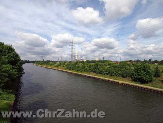 Kanal.jpg - Rhein-Herne-Kanal bei Essen-Karnap